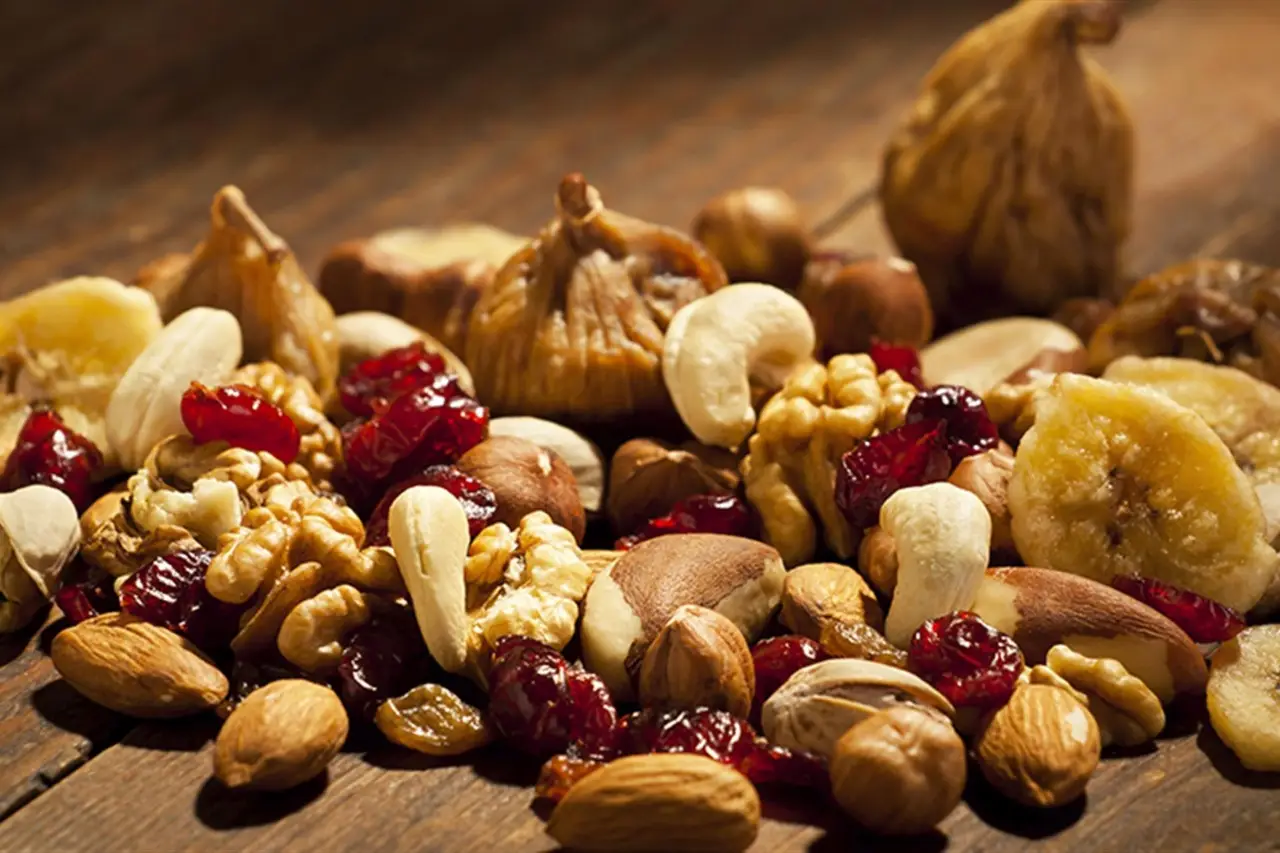 Mangiare frutta secca fa male al fegato? Ecco la verità