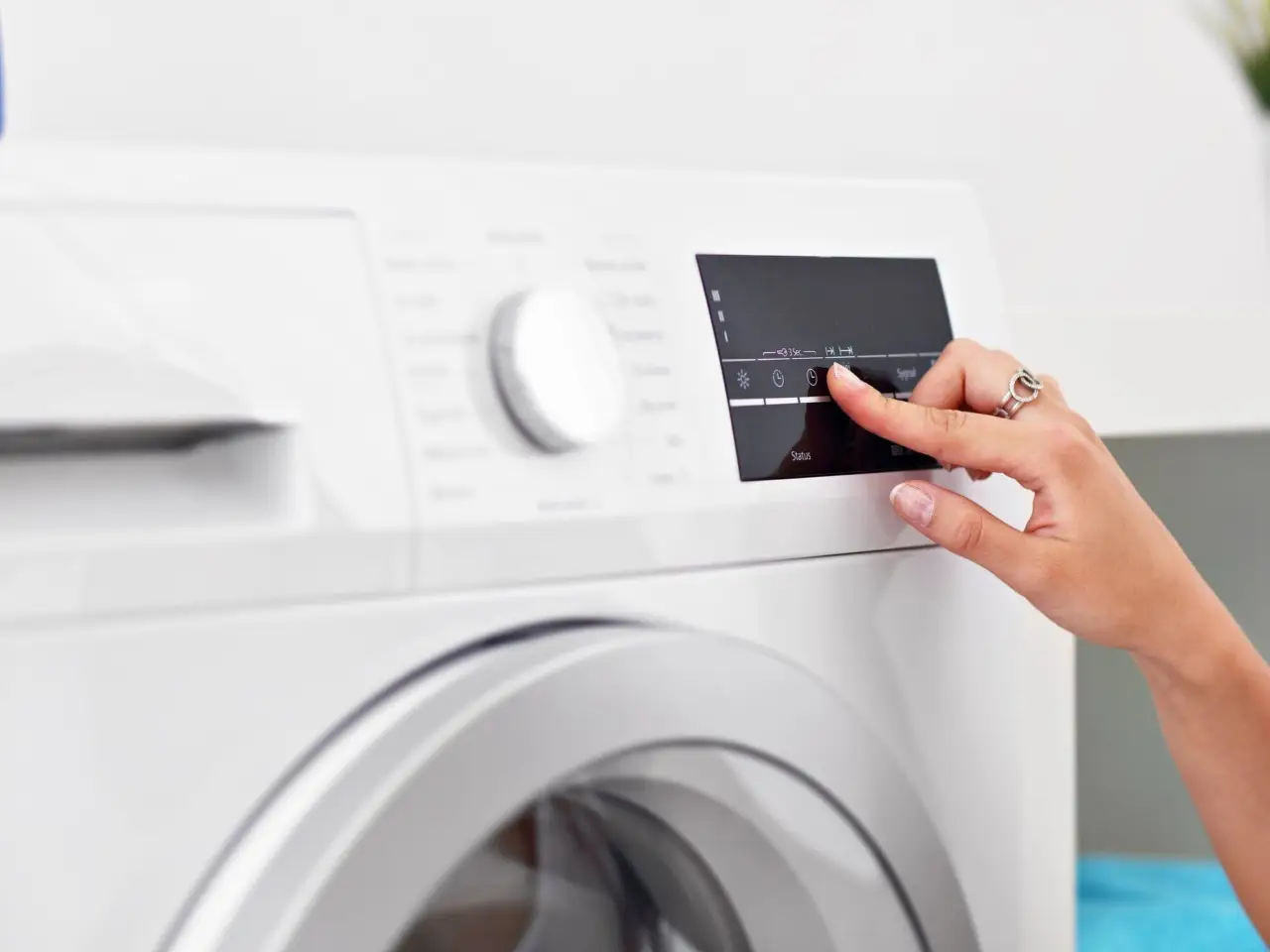 Stai sprecando tempo ed energia con i programmi della lavatrice: ecco quanto dovrebbero durare davvero