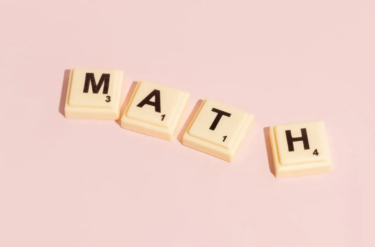 Non solo matematica: ecco perché la proprietà transitiva influenza il tuo modo di pensare