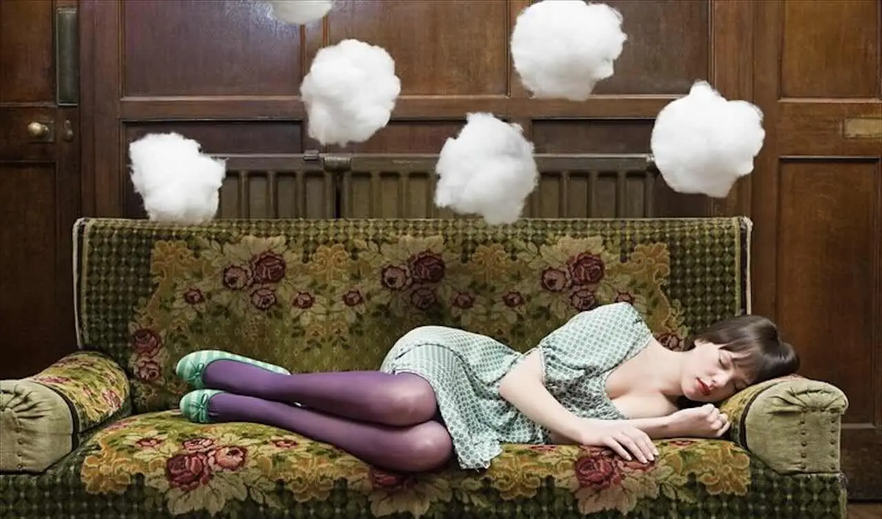 Sogni di pulire la cacca del cane? Ecco cosa significa davvero questo strano sogno