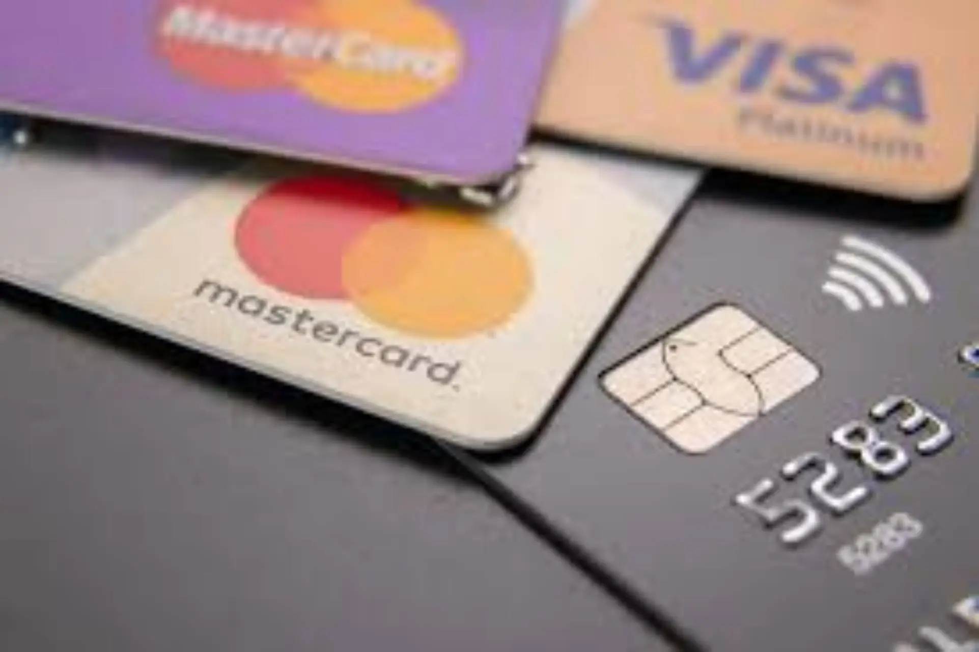 Qual è la migliore carta di credito senza canone? Il confronto tra Visa, Mastercard e American Express