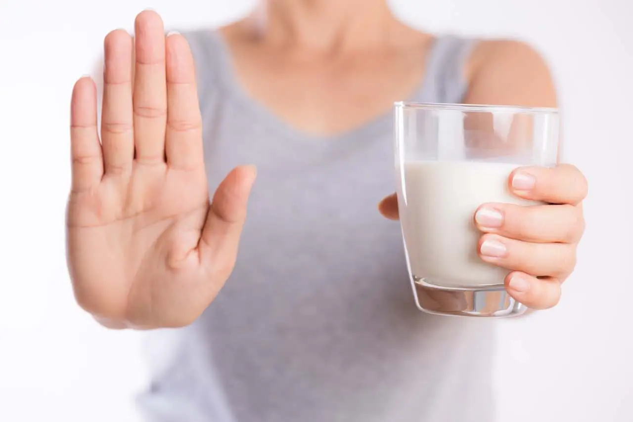 Come capire se si è intolleranti al lattosio? I sintomi insospettabili che ti dà il corpo